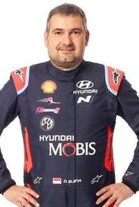 Daniel Elena