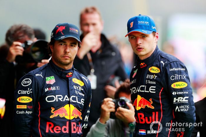 Sergio Pérez, Red Bull Racing, Max Verstappen, Red Bull Racing, en el Parc Ferme tras la clasificación