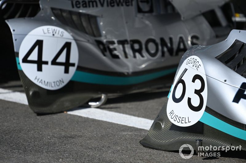 Mercedes W13, paneles de la carrocería con números de aniversario