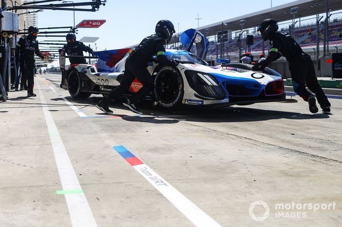 #15 BMW M Team Wrt BMW M Hybrid V8: Dries Vanthoor, Raffaele Marciello, Marco Wittmann