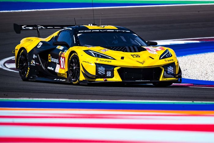 #81 TF Sport Corvette Z06 LMGT3.R: Tom Van Rompuy, Rui Andrade, Charlie Eastwood