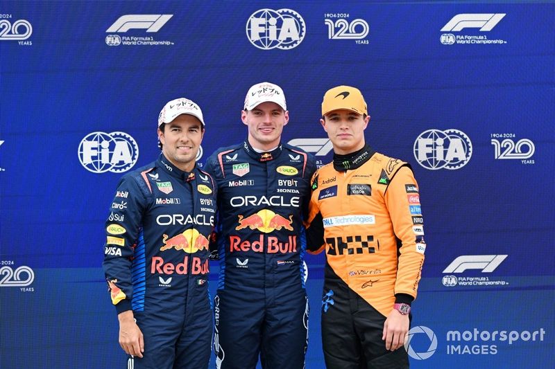 Pole man Max Verstappen, Red Bull Racing, con Sergio Pérez, Red Bull Racing, Lando Norris, McLaren F1 Team. 