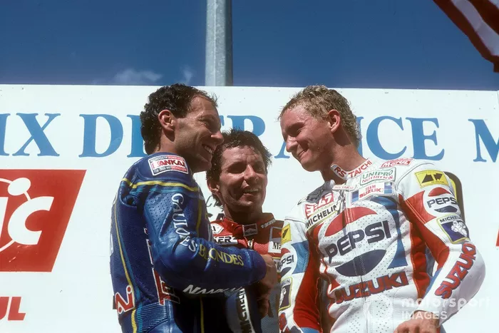Podio: Christian Sarron, Team Gauloises Blondes Yamaha Mobil 1, Eddie Lawson, Marlboro Yamaha Team Agostini, Kevin Schwantz, Team Pepsi Suzuki