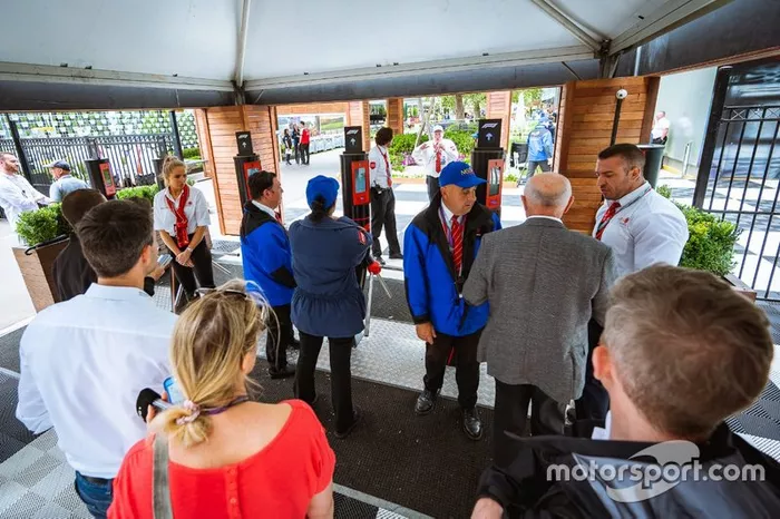Entrada del Paddock 