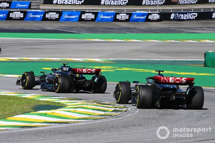 Lewis Hamilton, Mercedes F1 W14, George Russell, Mercedes F1 W14