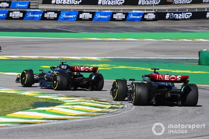Lewis Hamilton, Mercedes F1 W14, George Russell, Mercedes F1 W14