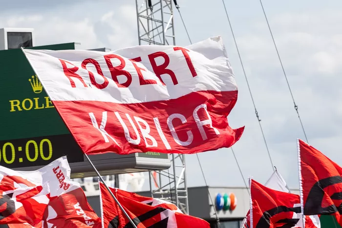 Robert Kubica flag