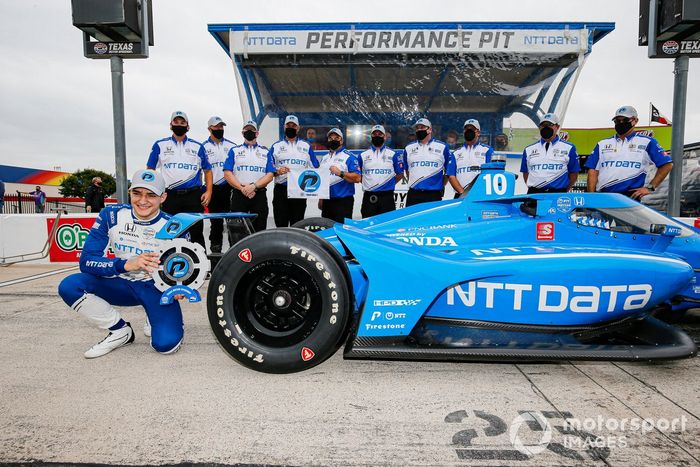 Ganador de la pole Alex Palou, Chip Ganassi Racing Honda