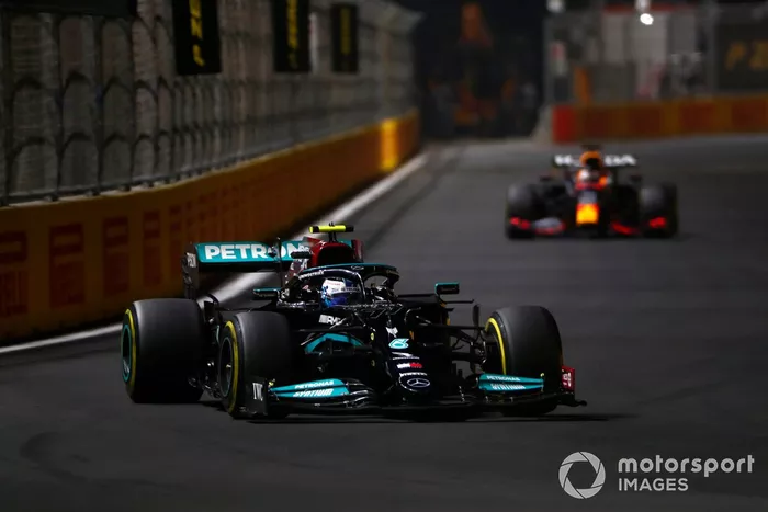 Valtteri Bottas, Mercedes W12, Max Verstappen, Red Bull Racing RB16B