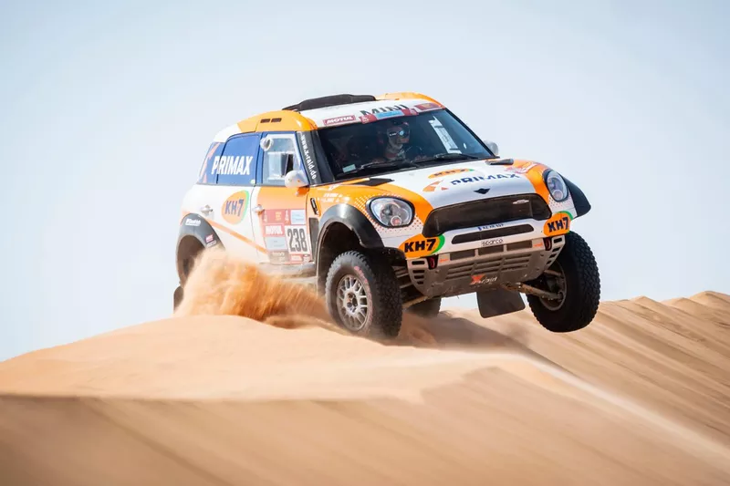 #238 X-Raid Mini John Cooper Works Rally Mini: Laia Sanz, Maurizio Gerini