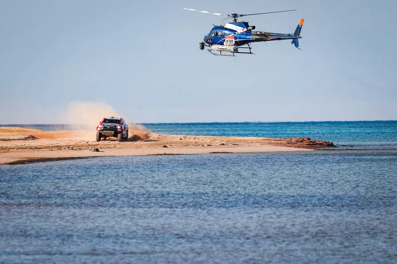 #301 Toyota Gazoo Racing: Nasser Al-Attiyah, Matthieu Baumel