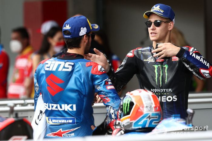 Fabio Quartararo, Yamaha Factory Racing, Alex Rins, Team Suzuki MotoGP parc ferme