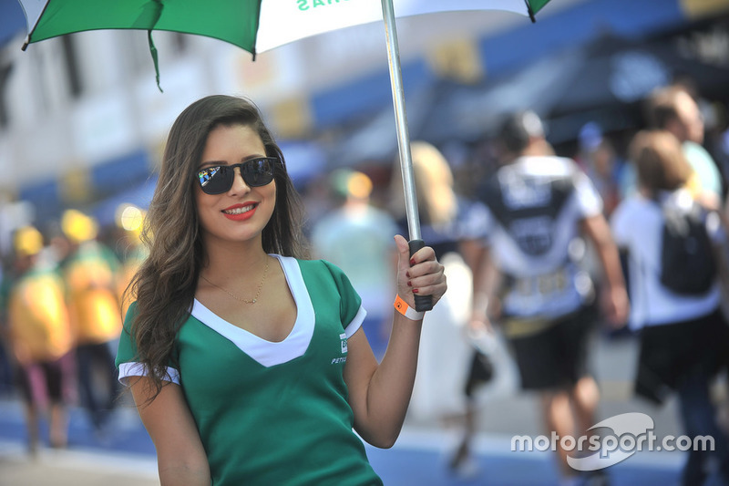 Grid girl da Corrida do Milhão