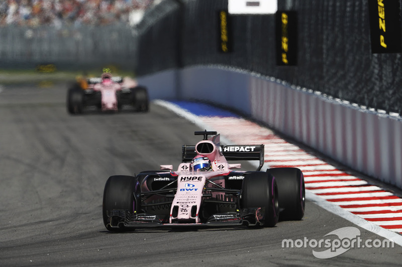 Sergio Perez, Sahara Force India F1 VJM10, Esteban Ocon, Sahara Force India F1 VJM10