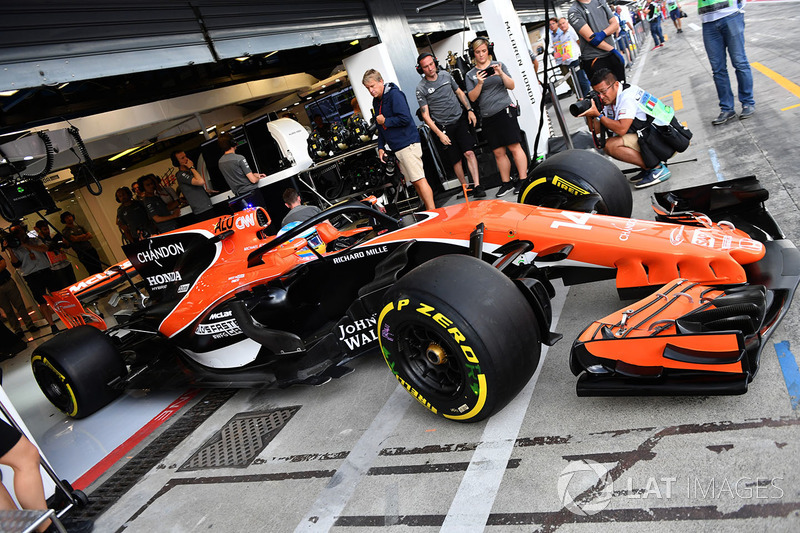 Fernando Alonso, McLaren MCL32, halo