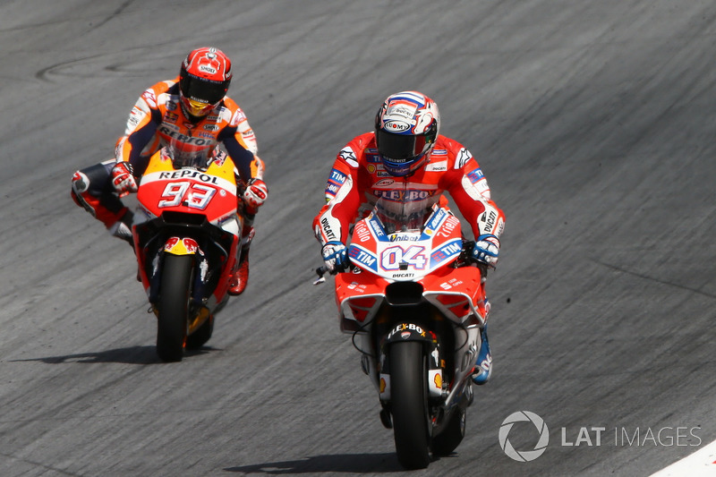 Andrea Dovizioso prevaleceu sobre seu companheiro de equipe e travou batalha particular com Márquez.