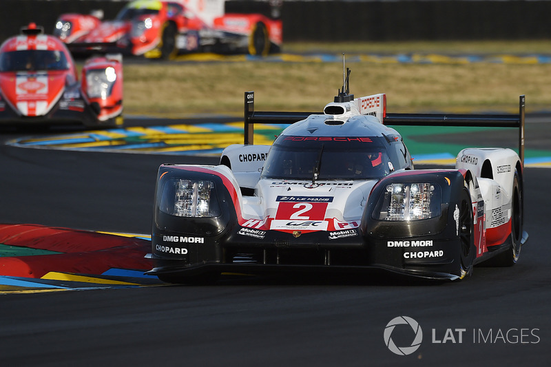 #2 Porsche Team Porsche 919 Hybrid: Timo Bernhard, Earl Bamber, Brendon Hartley