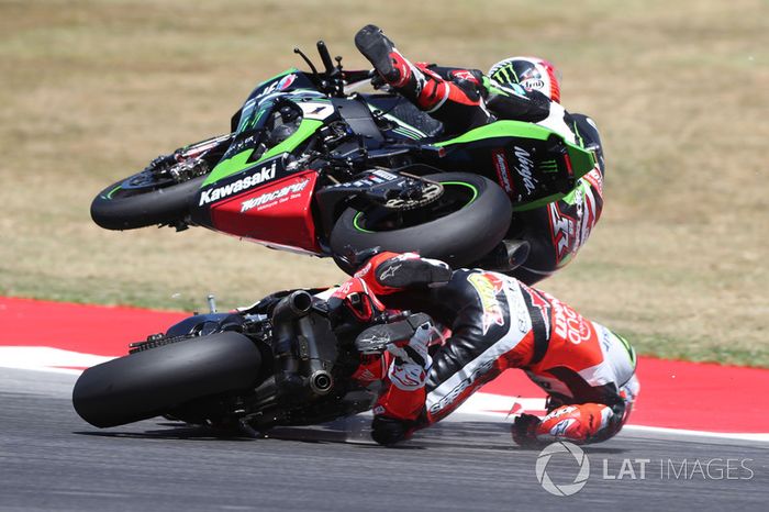 Chaz Davies, Ducati Team, Jonathan Rea, Kawasaki Racing, caída