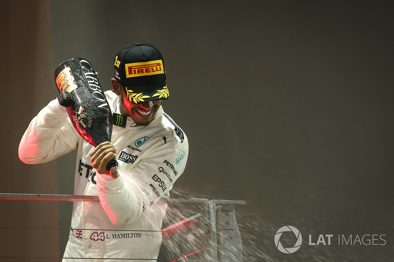 Podium: race winner Lewis Hamilton, Mercedes AMG F1