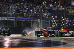 Sebastian Vettel, Ferrari SF70H, Lewis Hamilton, Mercedes AMG F1 W08, Fernando Alonso, McLaren MCL32, Max Verstappen, Red Bull Racing RB13