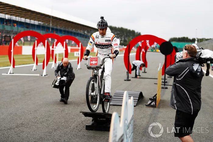 Jenson Button, McLaren, Bicicletas Santander
