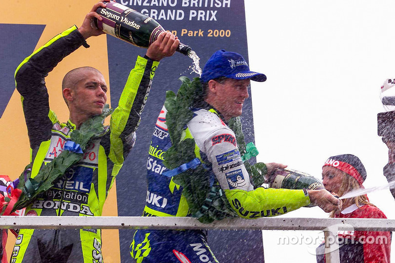 Podyum: Yarış galibi Valentino Rossi, 2. Kenny Roberts Jr.