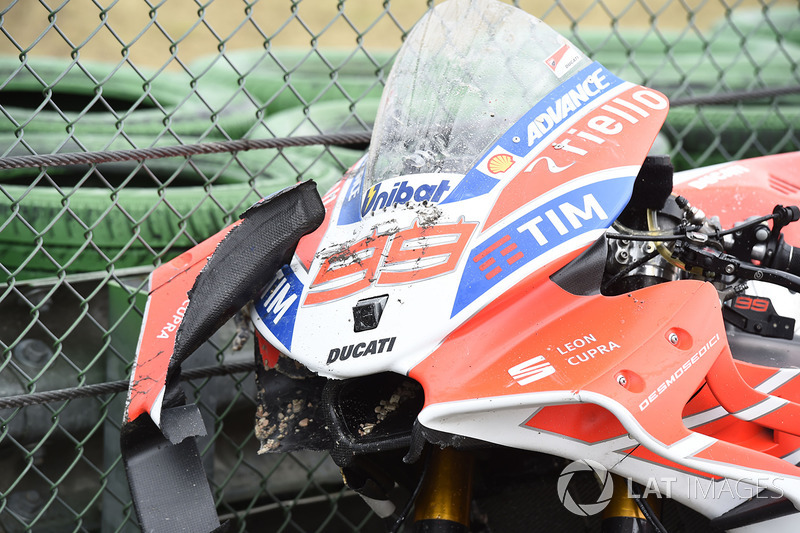 La moto de Jorge Lorenzo tras la caída