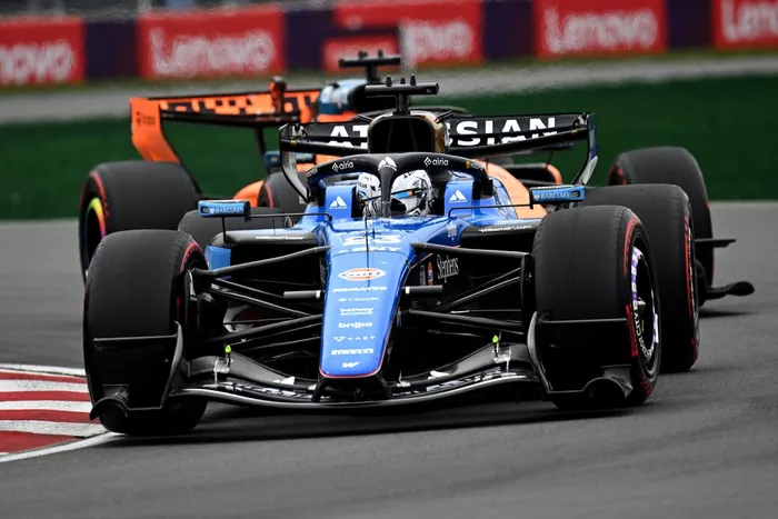Oscar Piastri, McLaren, Alexander Albon, Williams