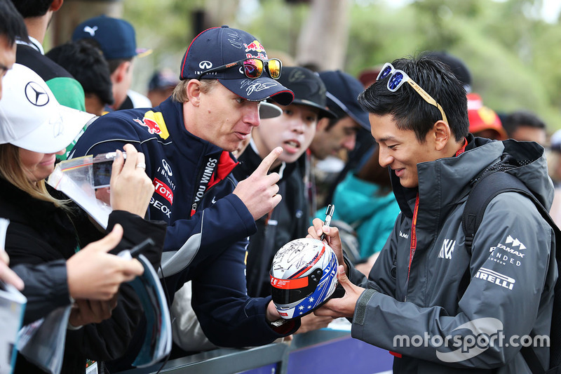 Rio Haryanto, Manor Racing signs autographs for the fans