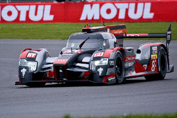 #8 Audi Sport Team Joest Audi R18 e-tron quattro: Lucas di Grassi, Loic Duval, Oliver Jarvis