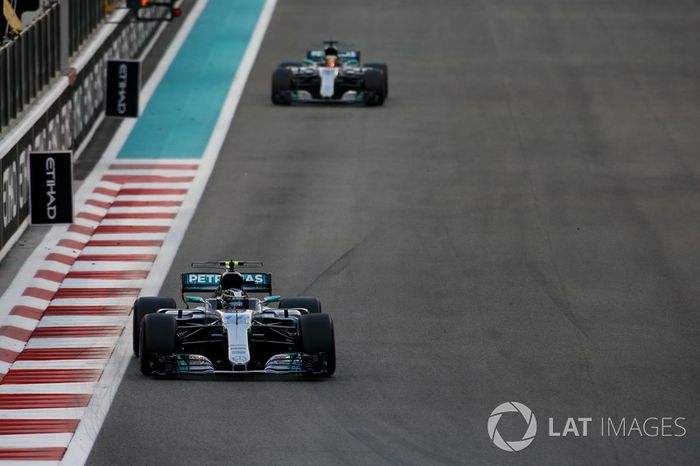 Valtteri Bottas, Mercedes F1 W08, Lewis Hamilton, Mercedes F1 W08