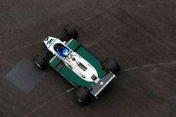 Keke Rosberg pilote sa voiture championne, la Williams FW08