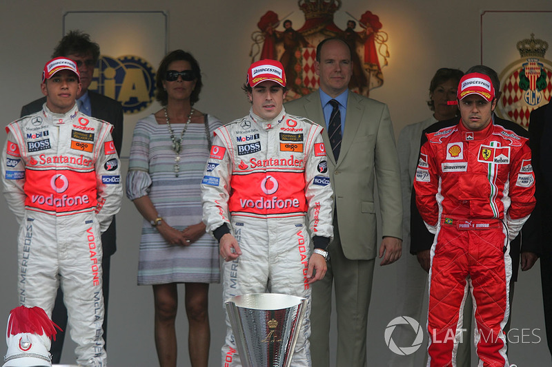 Podium : le vainqueur Fernando Alonso, McLaren, le second Lewis Hamilton, McLaren, le troisième Felipe Massa, Ferrari