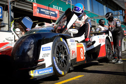 #8 Toyota Gazoo Racing Toyota TS050: Fernando Alonso, in the pit lane