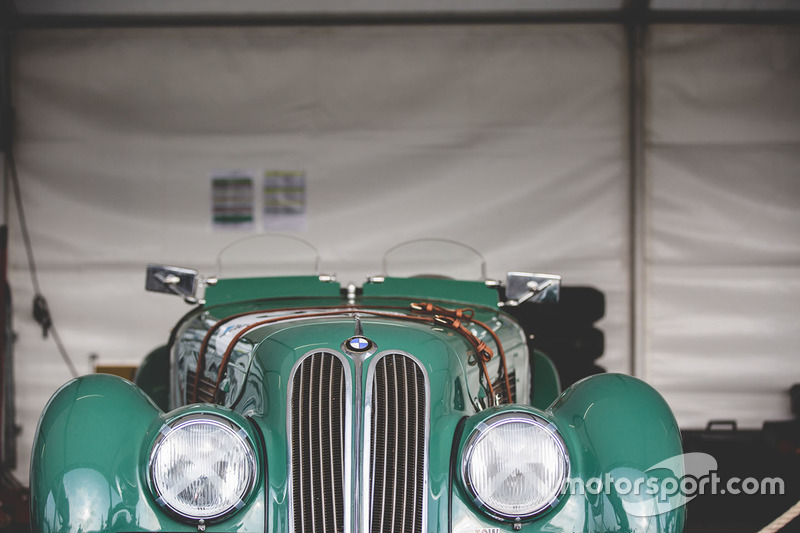 Coche antiguo de BMW