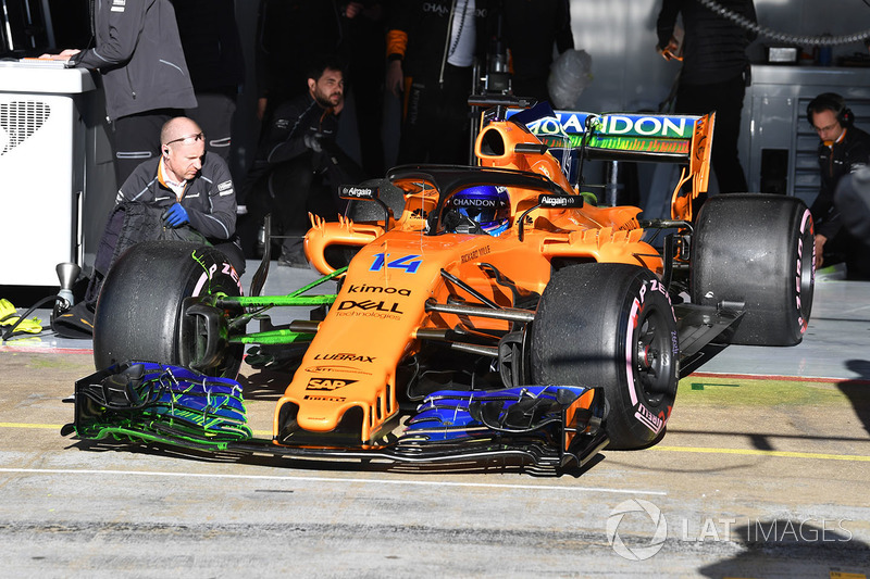 Fernando Alonso, McLaren MCL33 with aero paint