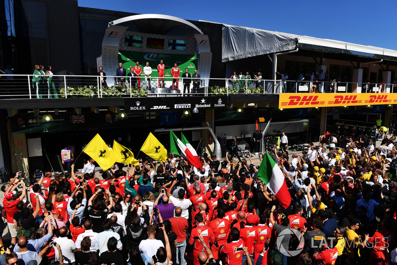 Podium: winner Sebastian Vettel, Ferrari, second place Valtteri Bottas, Mercedes AMG F1, third place