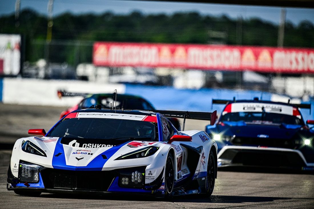 #3 Corvette Racing by Pratt Miller Motorsports Corvette Z06 GT3.R: Antonio Garcia, Alexander Sims, Daniel Juncadella