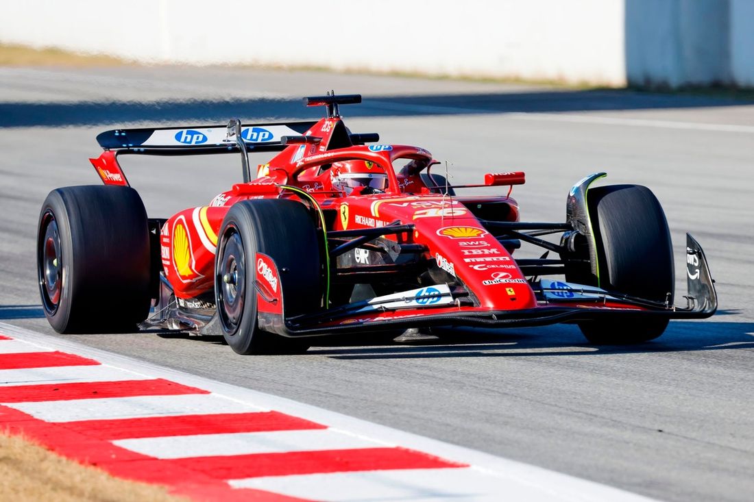 Charles Leclerc, Ferrari SF-24 podczas testów Pirelli