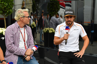 Jacques Villeneuve, Sky Italia en Fernando Alonso, McLaren