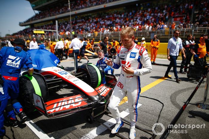 Kevin Magnussen, Haas F1 Team, en la parrilla de salida 
