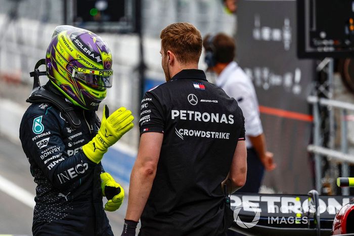 Lewis Hamilton, Mercedes-AMG F1 Team, en Parc Ferme tras la clasificación