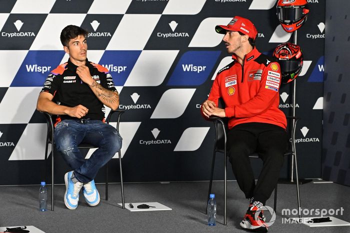 Maverick Viñales, Aprilia Racing Team, Francesco Bagnaia, Ducati Team