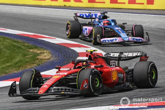 Carlos Sainz, Ferrari SF-23, Esteban Ocon, Alpine A523
