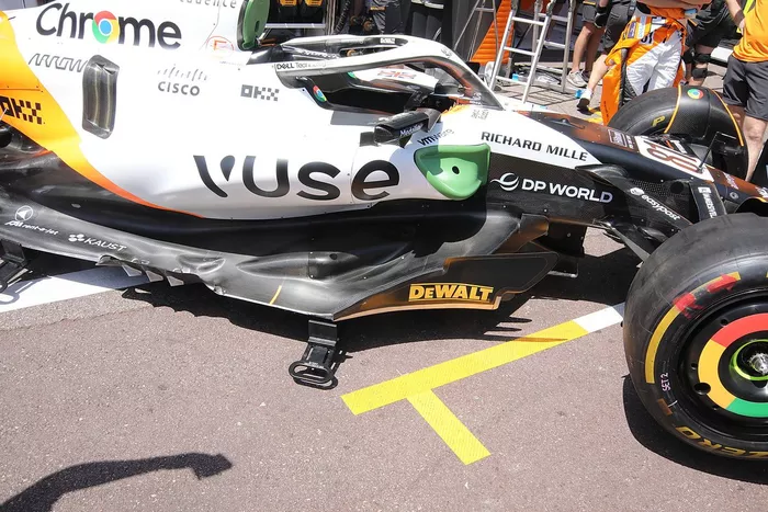 McLaren MCL60: Seitenkasten und Unterboden
