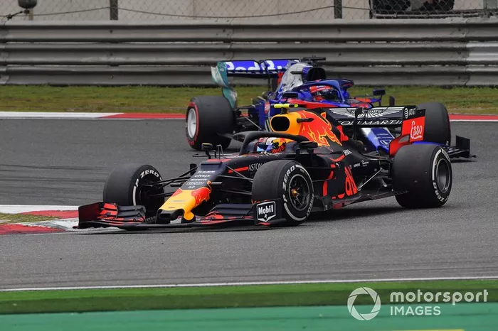 Pierre Gasly, Red Bull Racing RB15, Daniil Kvyat, Toro Rosso STR14