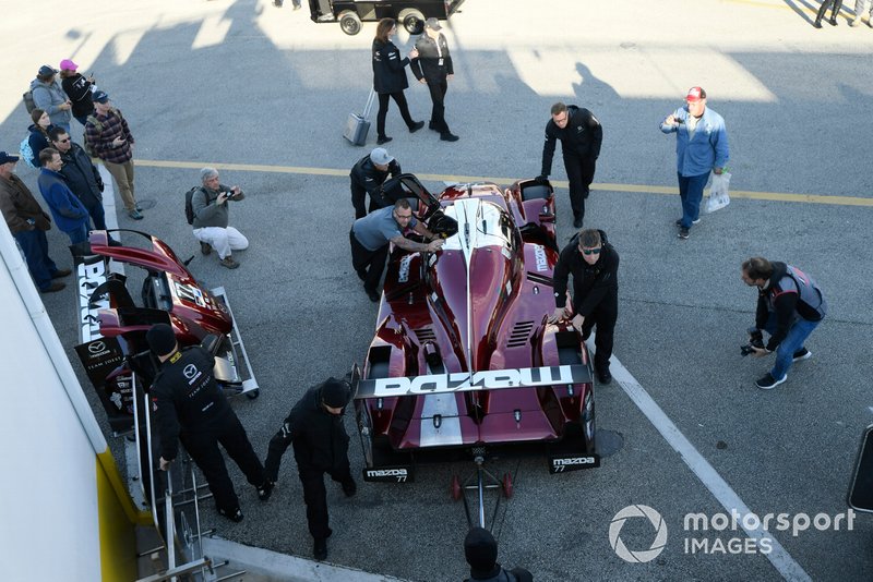 #77 Mazda Team Joest Mazda DPi, DPi: Oliver Jarvis, Tristan Nunez, Timo Bernhard, Rene Rast