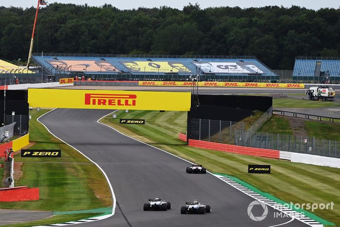 Antonio Giovinazzi, Alfa Romeo Racing C39, George Russell, Williams FW43, Nicholas Latifi, Williams FW43