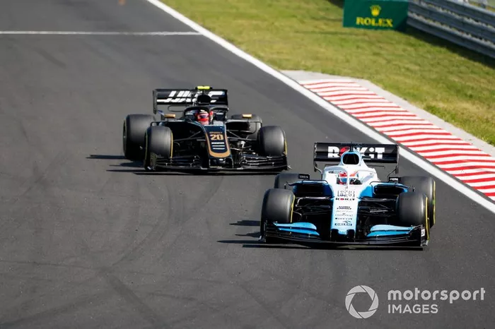 George Russell, Williams Racing FW42, Kevin Magnussen, Haas F1 Team VF-19