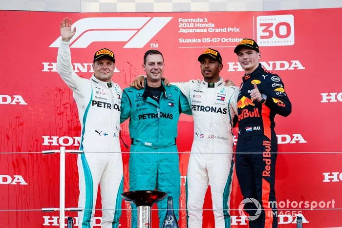 Valtteri Bottas, Mercedes AMG F1, Lewis Hamilton, Mercedes AMG F1, y Max Verstappen, Red Bull Racing